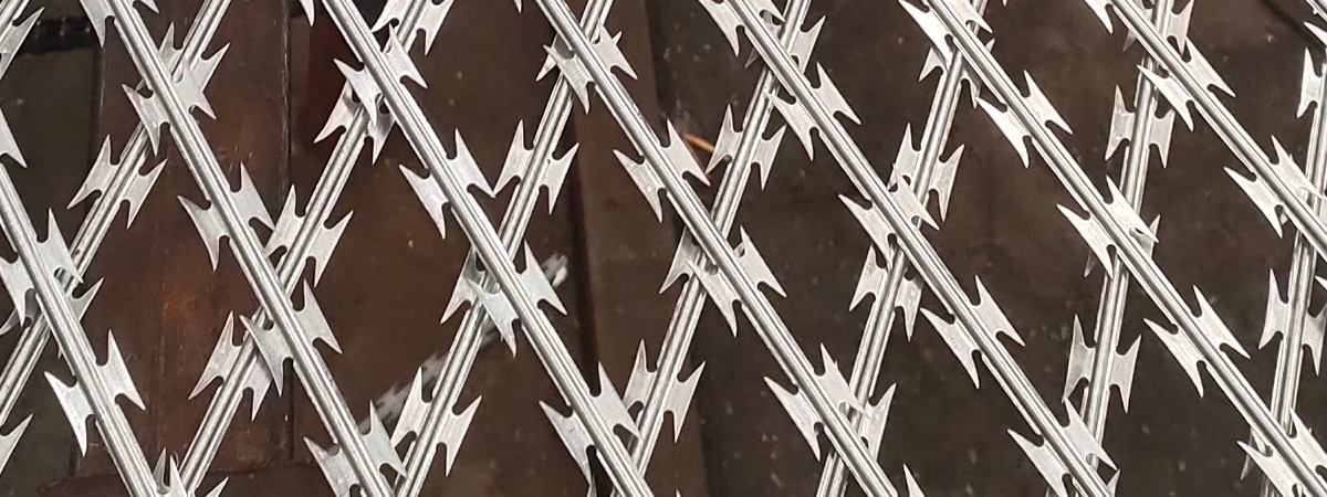 The structure and protective performance of welded razor barbed wire The structure and protective performance of welded razor barbed wire