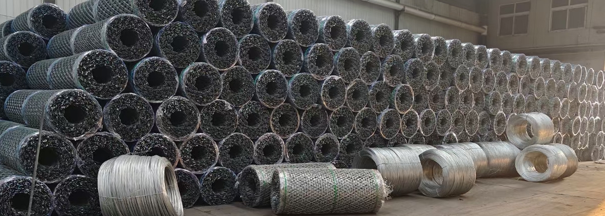 Razor barbed wire is a solid barrier for safety and protection Razor barbed wire is a solid barrier for safety and protection