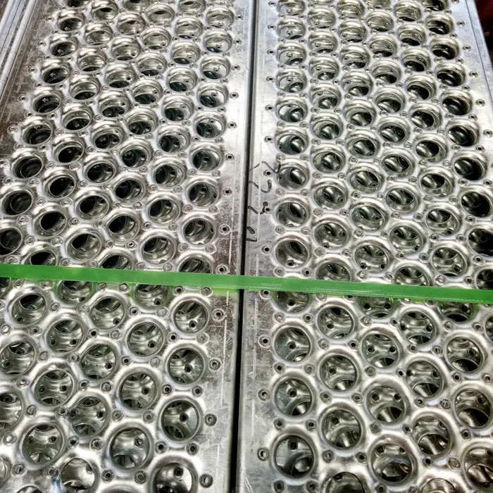 Hot Dip Galvanized Anti Skid Metal Plate Stair Tread Plank Grating Safety Grip Strut For Industrial Platform