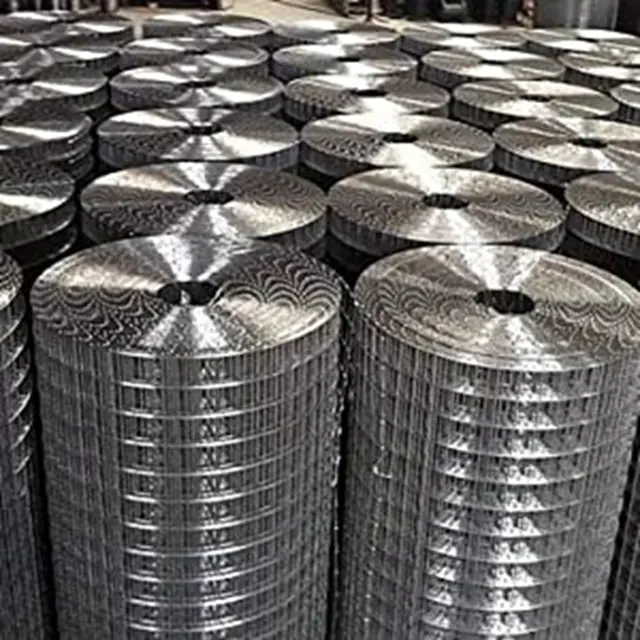 Hot Dipped galvanized welded wire mesh fence panel Welded Mesh Roll