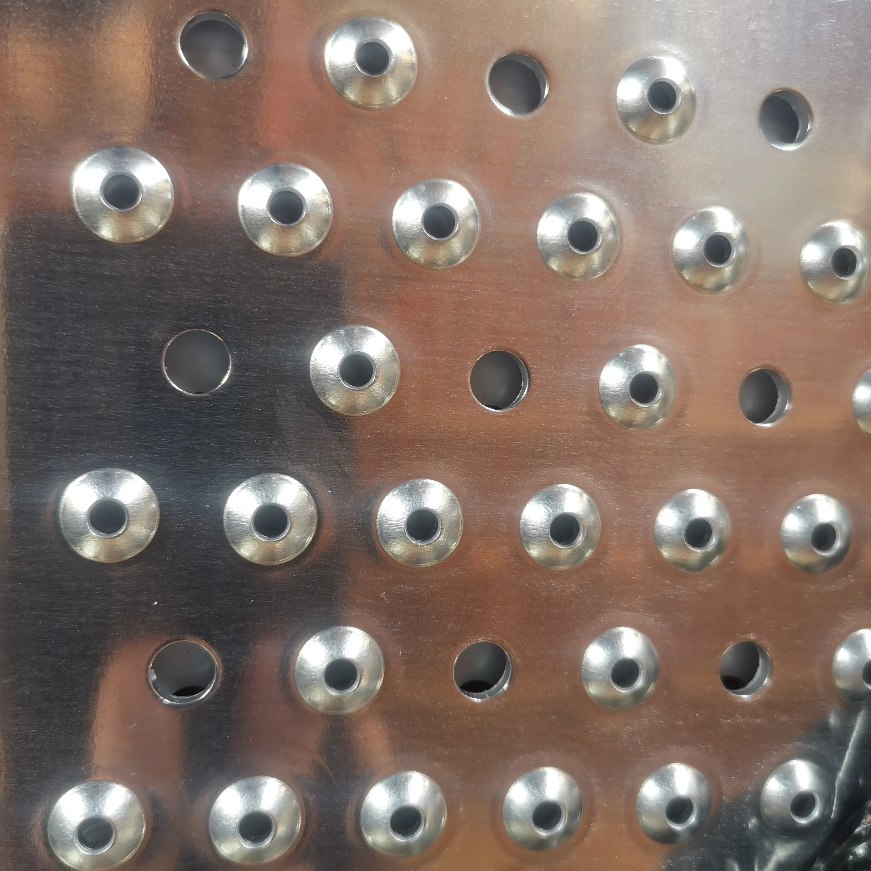 Analysis of metal anti-skid plates: excellent material, worry-free and anti-slip