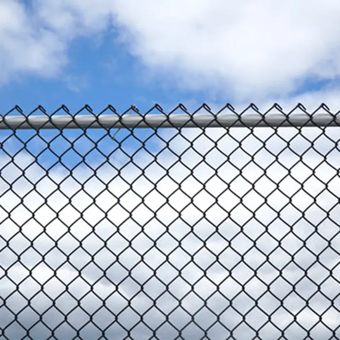 What are the commonly used chain link fence specifications?