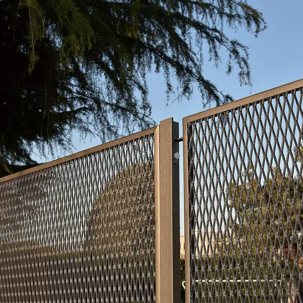 A brief introduction to expanded metal mesh guardrail