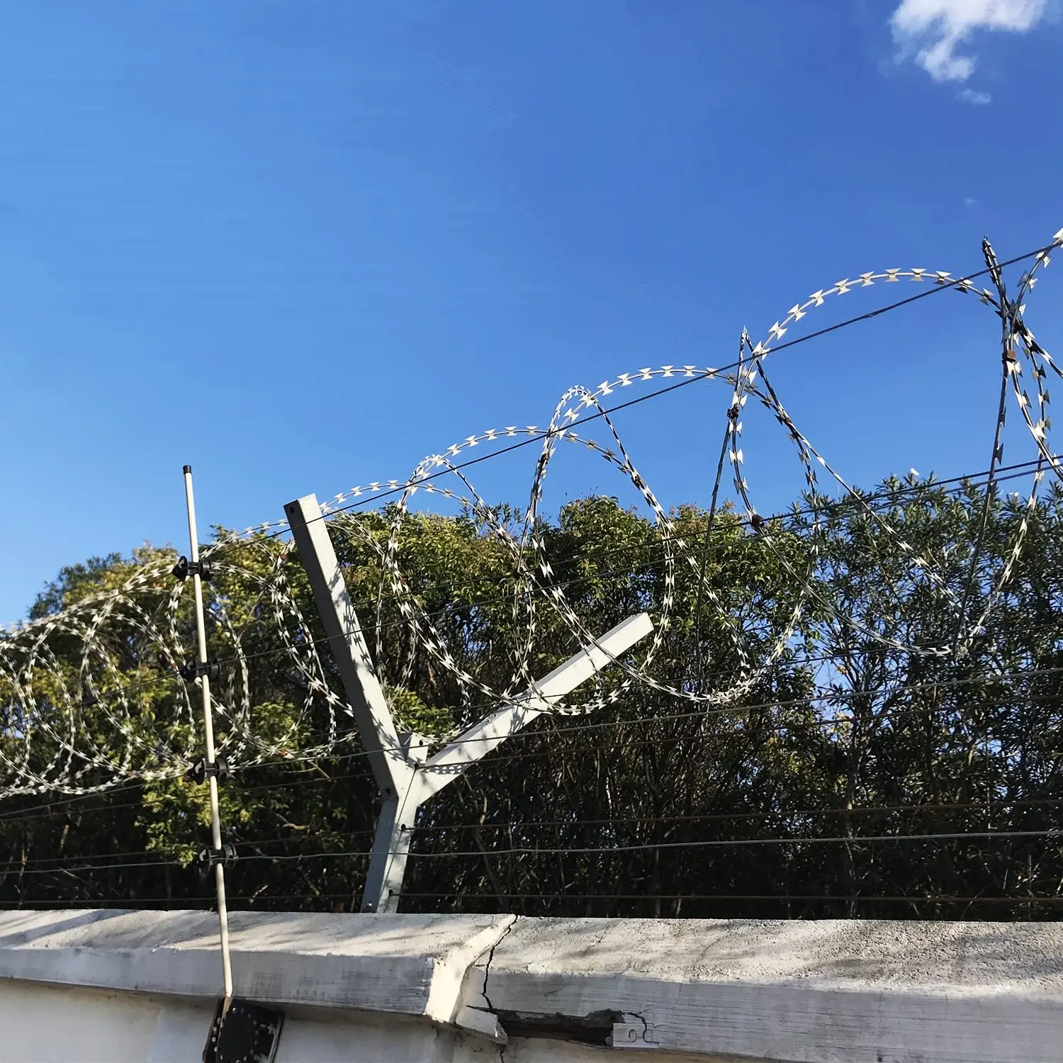 450mm X10m BTO-22 fence top Concertina Razor Barbed Wire