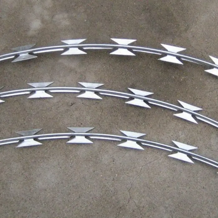 Hot-dip galvanized isolation protection blade barbed wire
