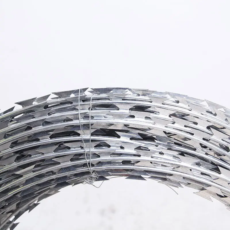 Wholesale safety barbed wire fence roll farm galvanized wire pasture grassland razor barbed wire