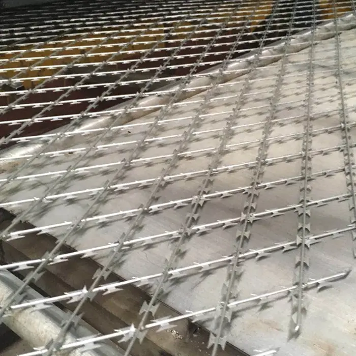 High Quality ODM Barbed Razor Wire Fencing Welded Razor Wire