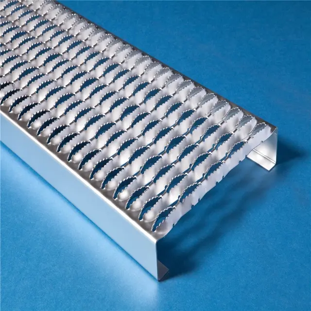 Stair Step Plate with Anti-Skid Crocodile Mouth