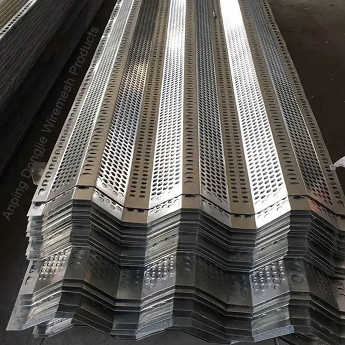 Reduce wind speed and efficiently suppress dust windbreak panel