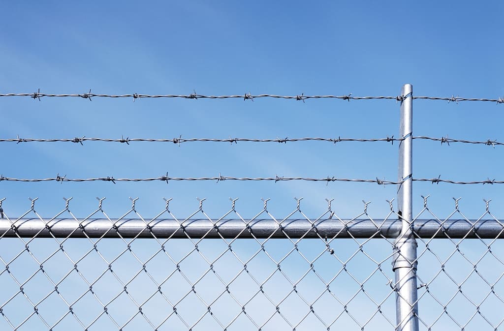 Why choose galvanized barbed wire? Why choose galvanized barbed wire?