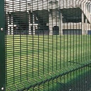 Production process and advantages of hot-dip galvanized mesh fence Production process and advantages of hot-dip galvanized mesh fence
