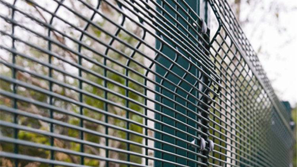 How to fix 358 dense mesh, a guardrail net with anti-climbing function How to fix 358 dense mesh, a guardrail net with anti-climbing function