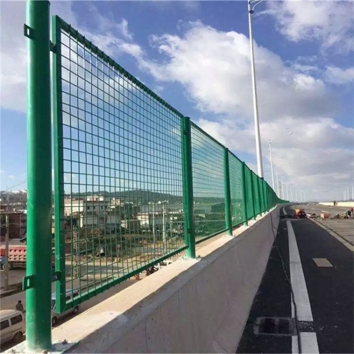 Which metal mesh is better for bridge anti-throwing mesh? Which metal mesh is better for bridge anti-throwing mesh?