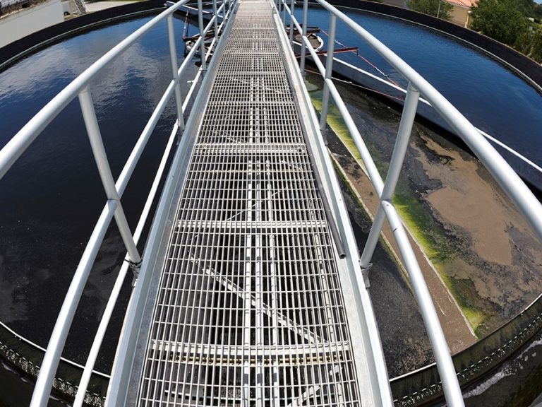Anti-slip explosion-proof and rust-proof steel grating