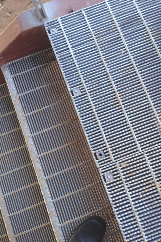 High Quality Factory Walkway Hot Dip Galvanizing Process Steel Grating