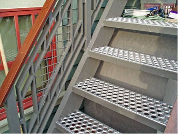 SS304 Anti Skid Perforated Plate and Safety Walkway Grating