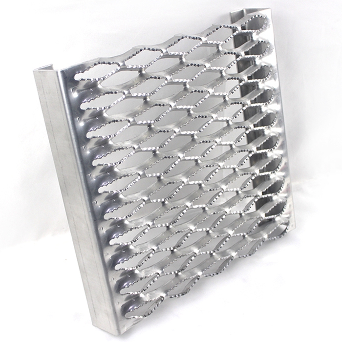 Strong carrying capacity serrated surface metal non-slip pit channel grille