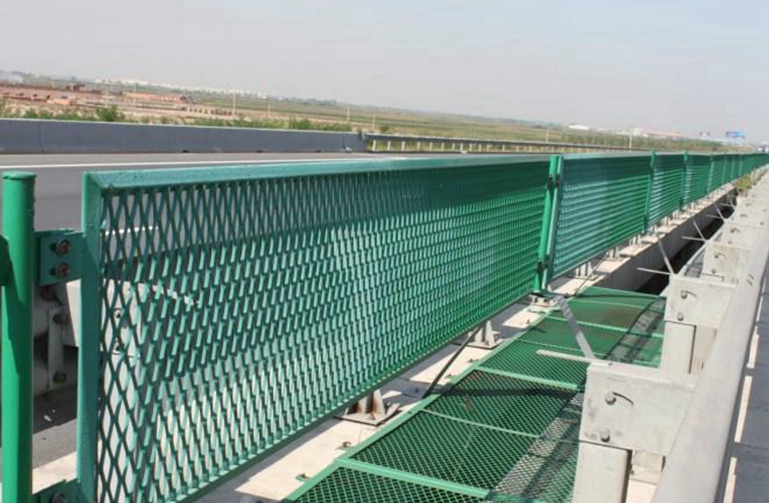 Frame Material Fencing Wire Expanded Metal Mesh Fence Anti-Throwing Fencing Anti Glare Fence