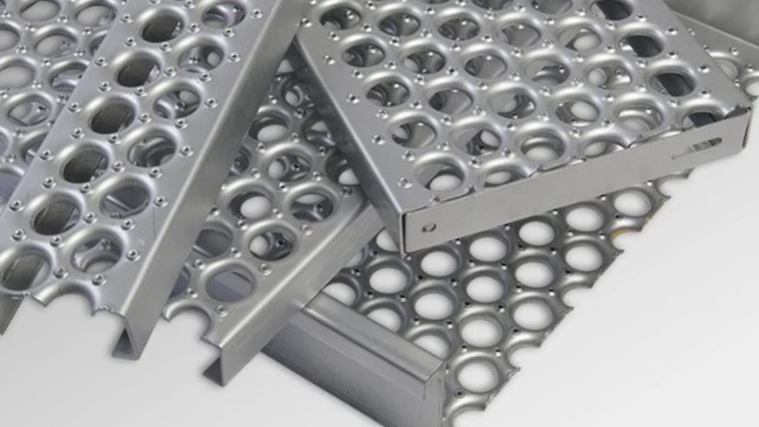 Strong carrying capacity serrated surface metal non-slip pit channel grille