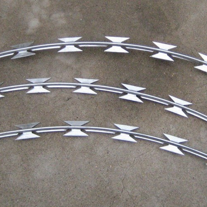 Hot-dip galvanized isolation protection blade barbed wire