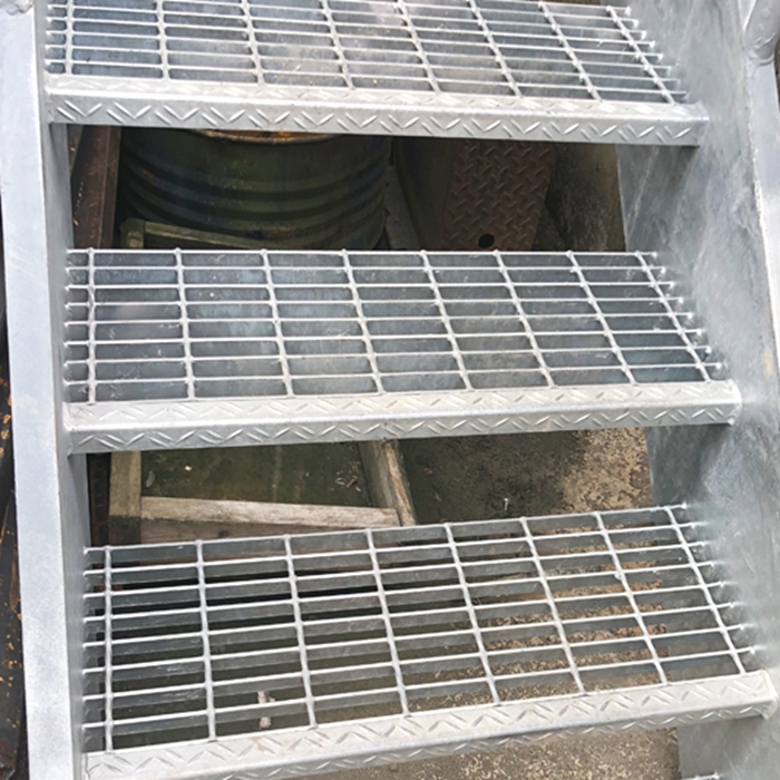 Anti-slip explosion-proof and rust-proof steel grating