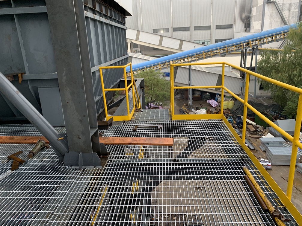 Anti-slip explosion-proof and rust-proof steel grating